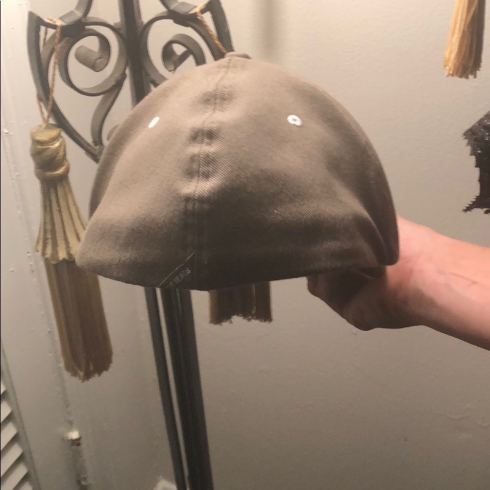 Hat - Picture 3 of 4